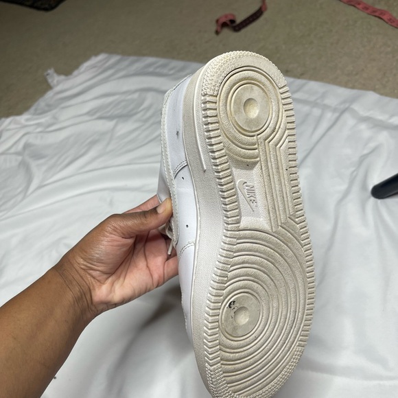 Air Force 1s size 7.5 gently worn. - Picture 7 of 12